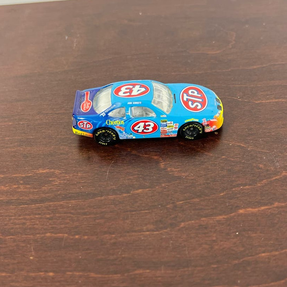Vintage 1996 Hot Wheels Bobby Hamilton #43 car - Picture 2 of 4